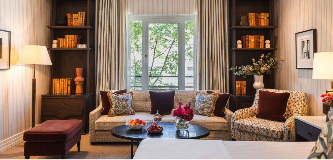 JUNIOR SUITE