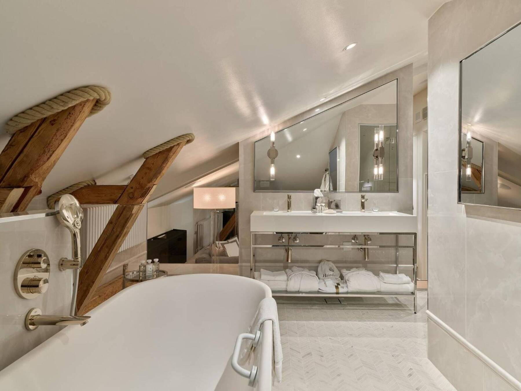 King Loft Suite with Spa Facilities
