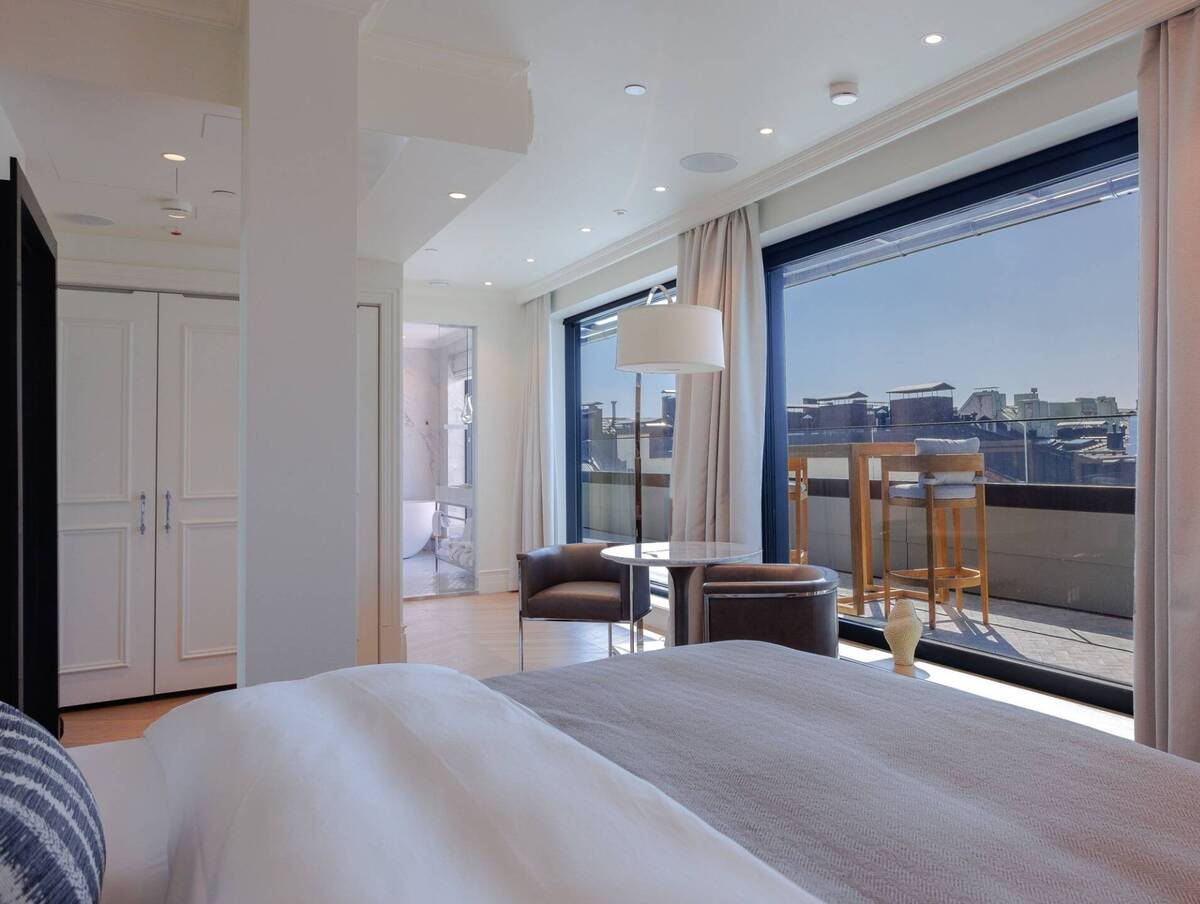 King Junior Suite with Terrace