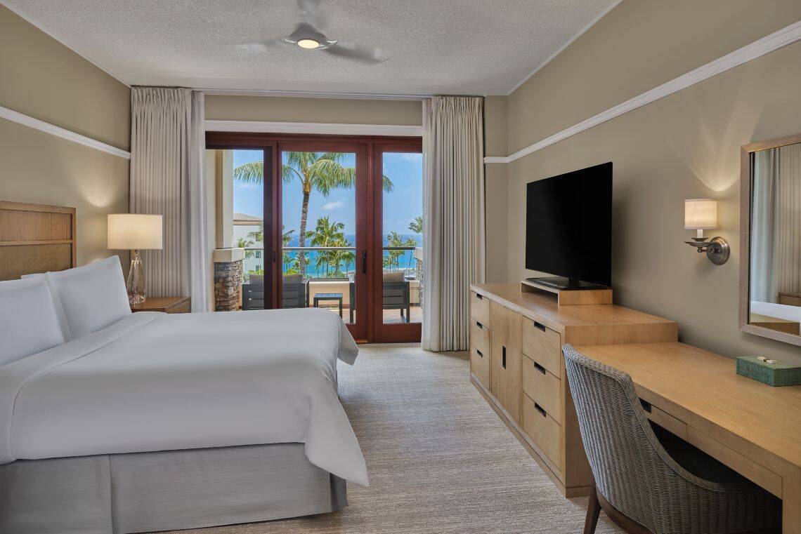 TRADITIONAL OCEAN VIEW TWO BEDROOM  RESIDENCE, LANAI