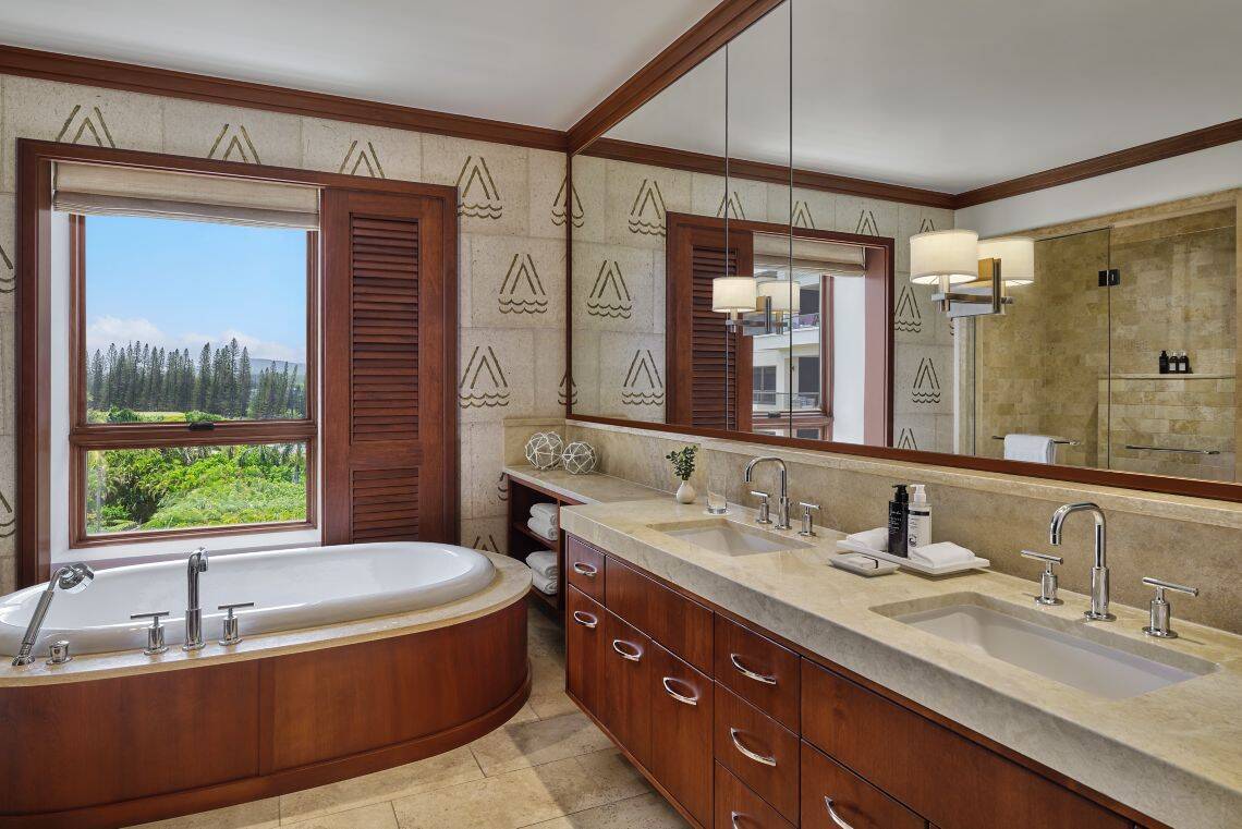 SIGNATURE THREE BEDROOM OCEANFRONT RESDINCE, LLIMA