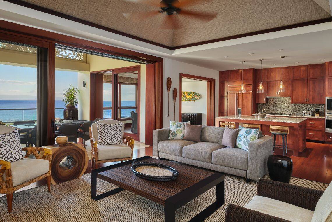 SIGNATURE THREE BEDROOM OCEANFRONT RESDINCE, LLIMA