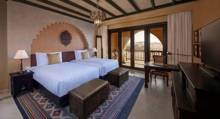 Deluxe Balcony Room - Twin Beds