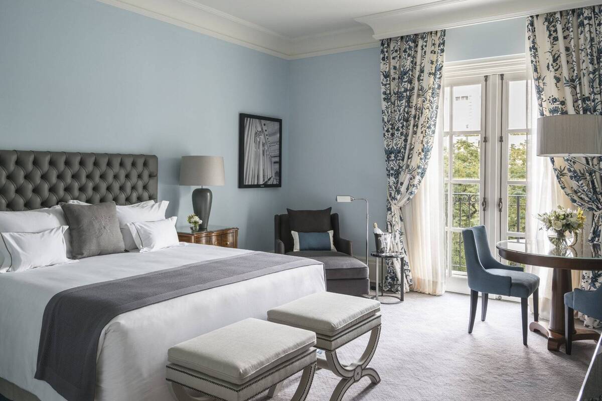 Deluxe King Room 
