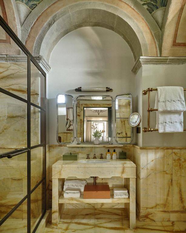 CHAPEL ROOM