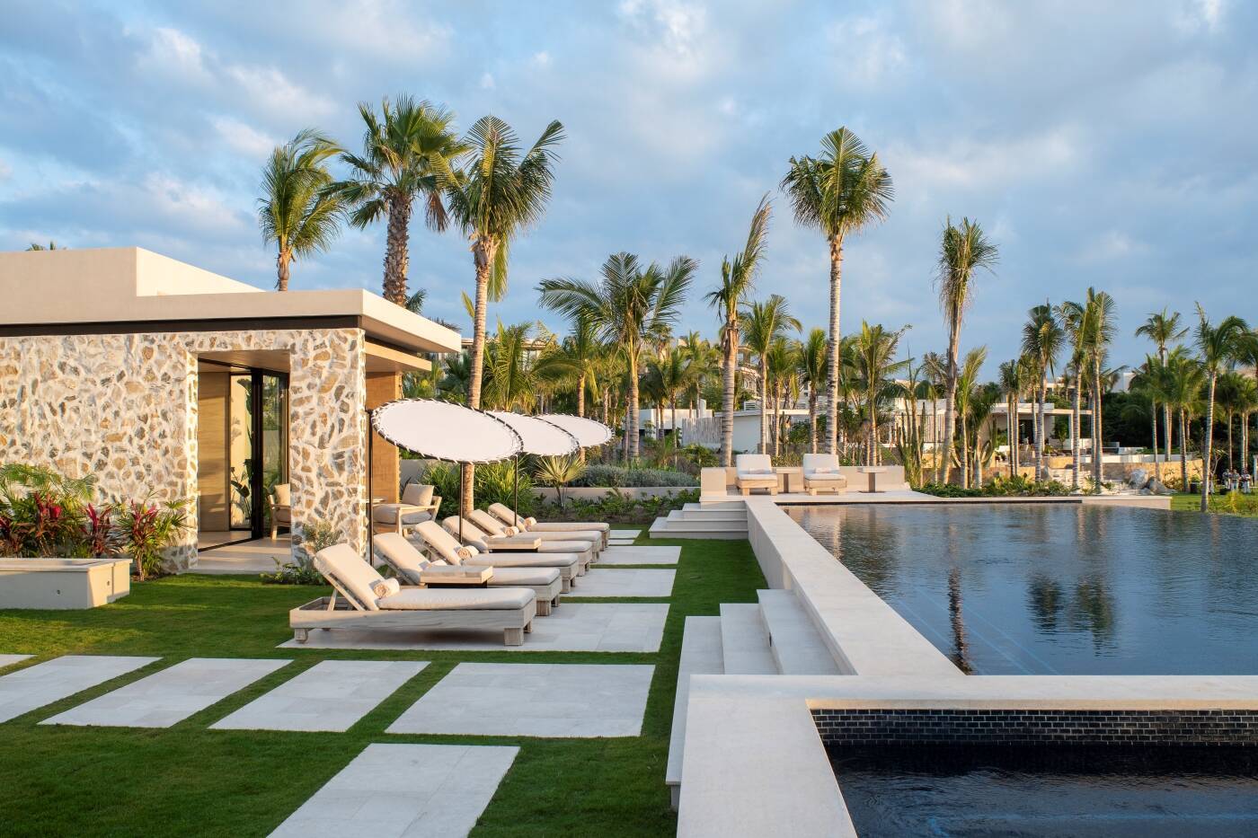 Nido: Five Bedroom Oceanview Casa with Pool