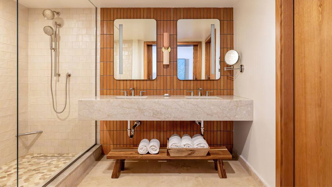 Grand Deluxe King Ocean View 