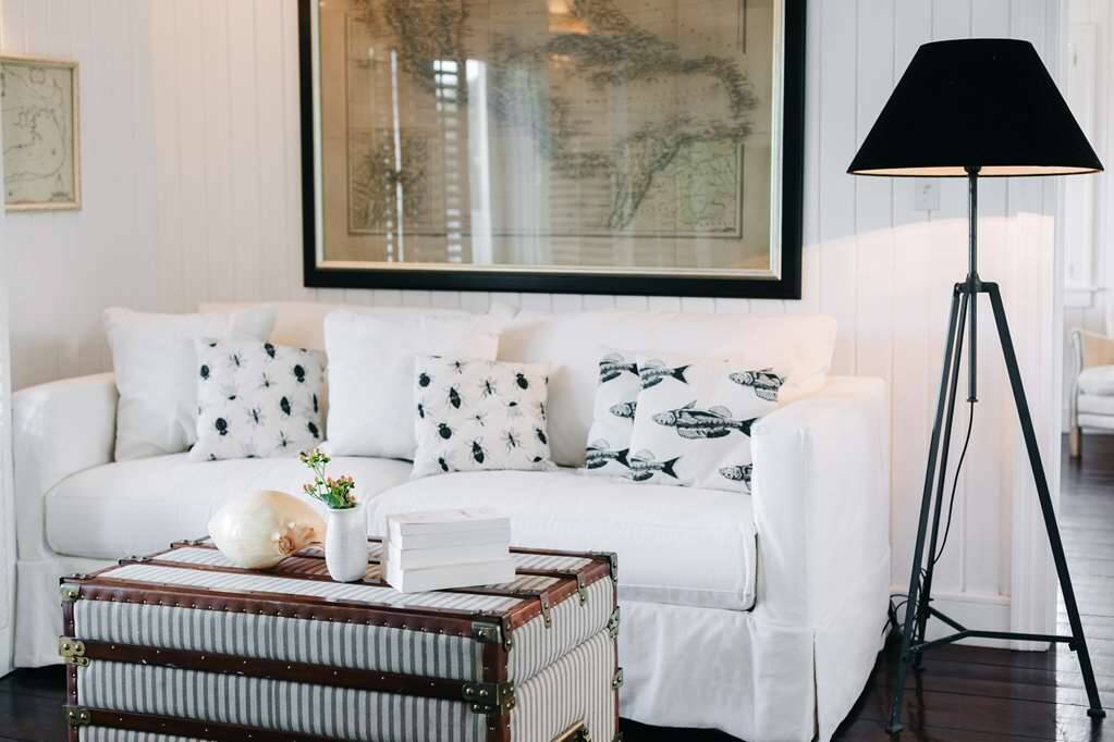 LA MER AZURE HOUSE