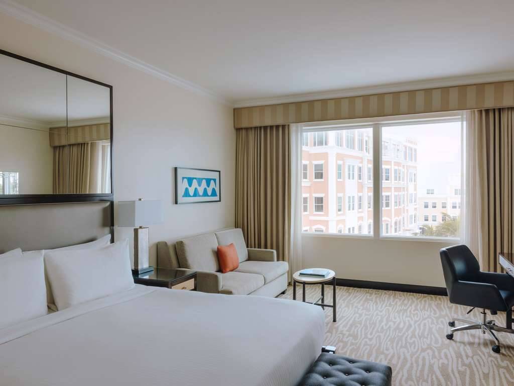 Fairmont Gold Room - King Bed