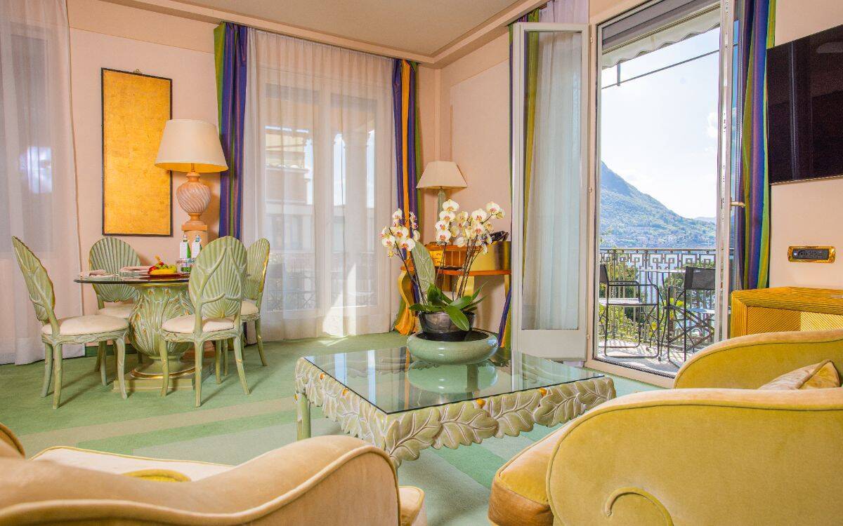 SUITE