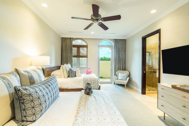 ESTATE FIVE BEDROOM RESIDENCE