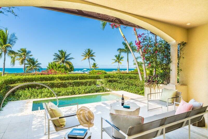 ESTATE FIVE BEDROOM BEACH LEVEL POOL RESIDENCE