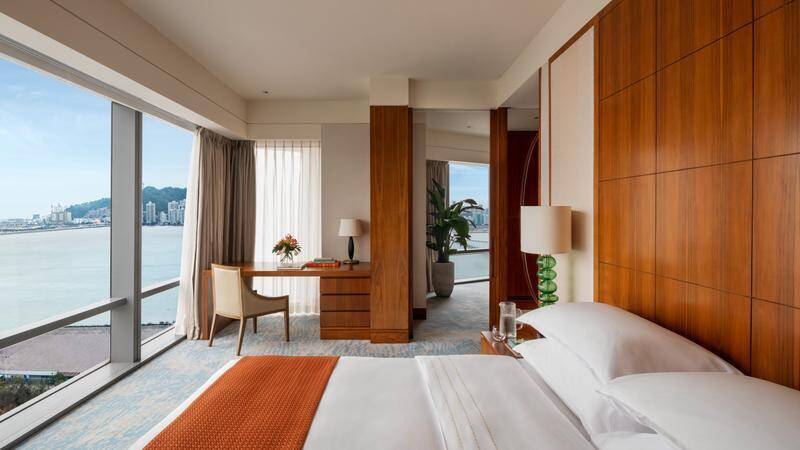 Waterfront Suite Twin
