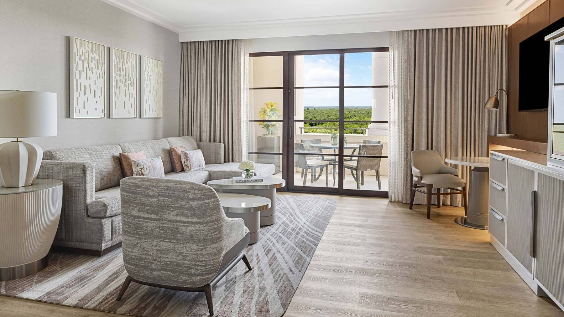 Park View Deluxe Suite