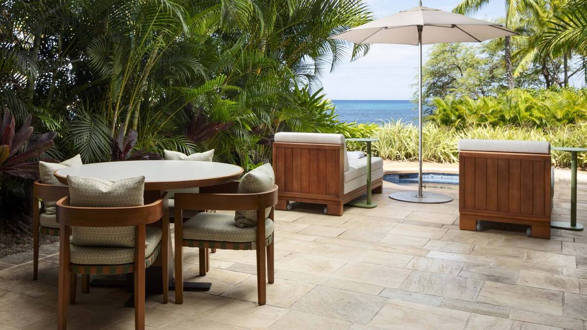 Accessible Deluxe Room with Outdoor Spa Tub