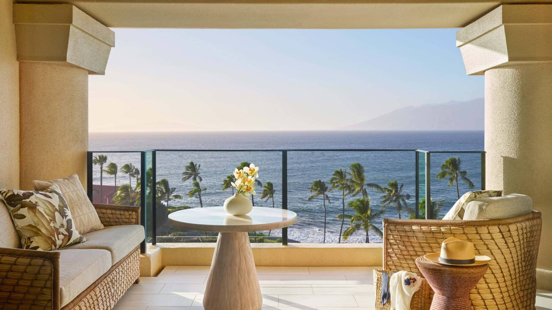 Ocean Front Prime Suite - King Bed