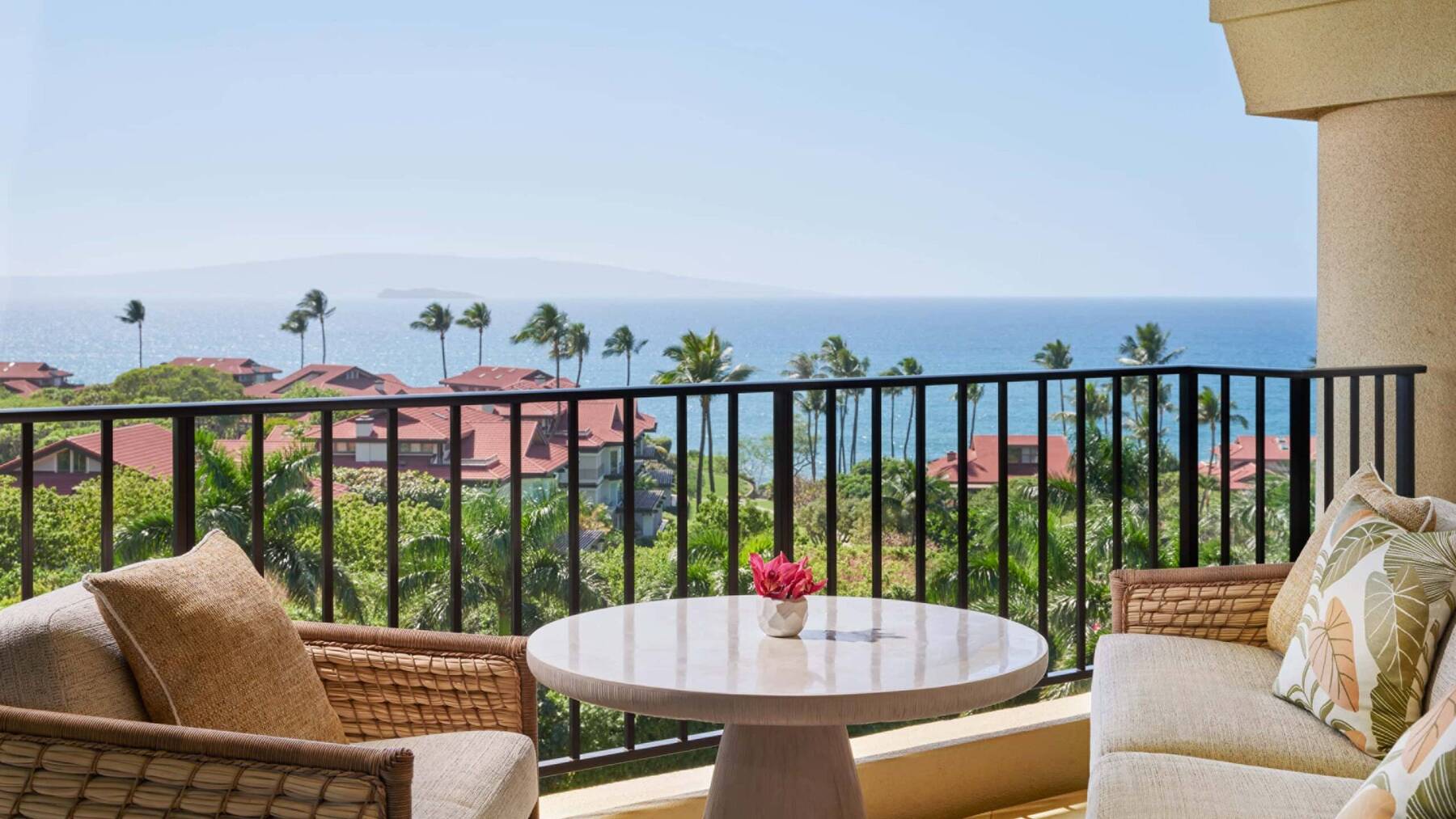 Deluxe Club Ocean View Room - King Bed