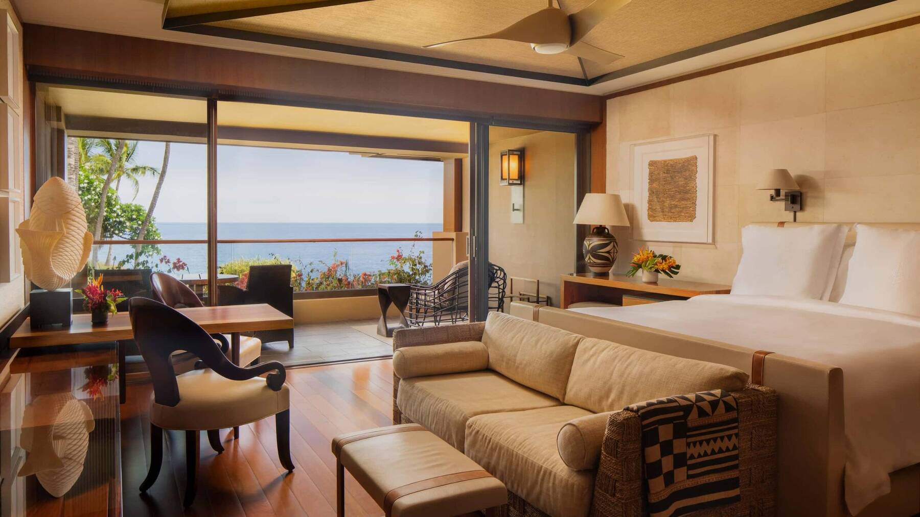 Partial Ocean View Room - King Bed