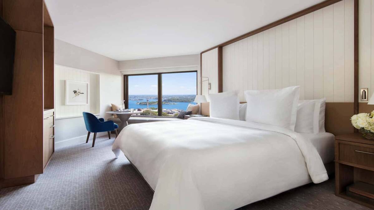 Deluxe Partial Harbour Room - King Bed