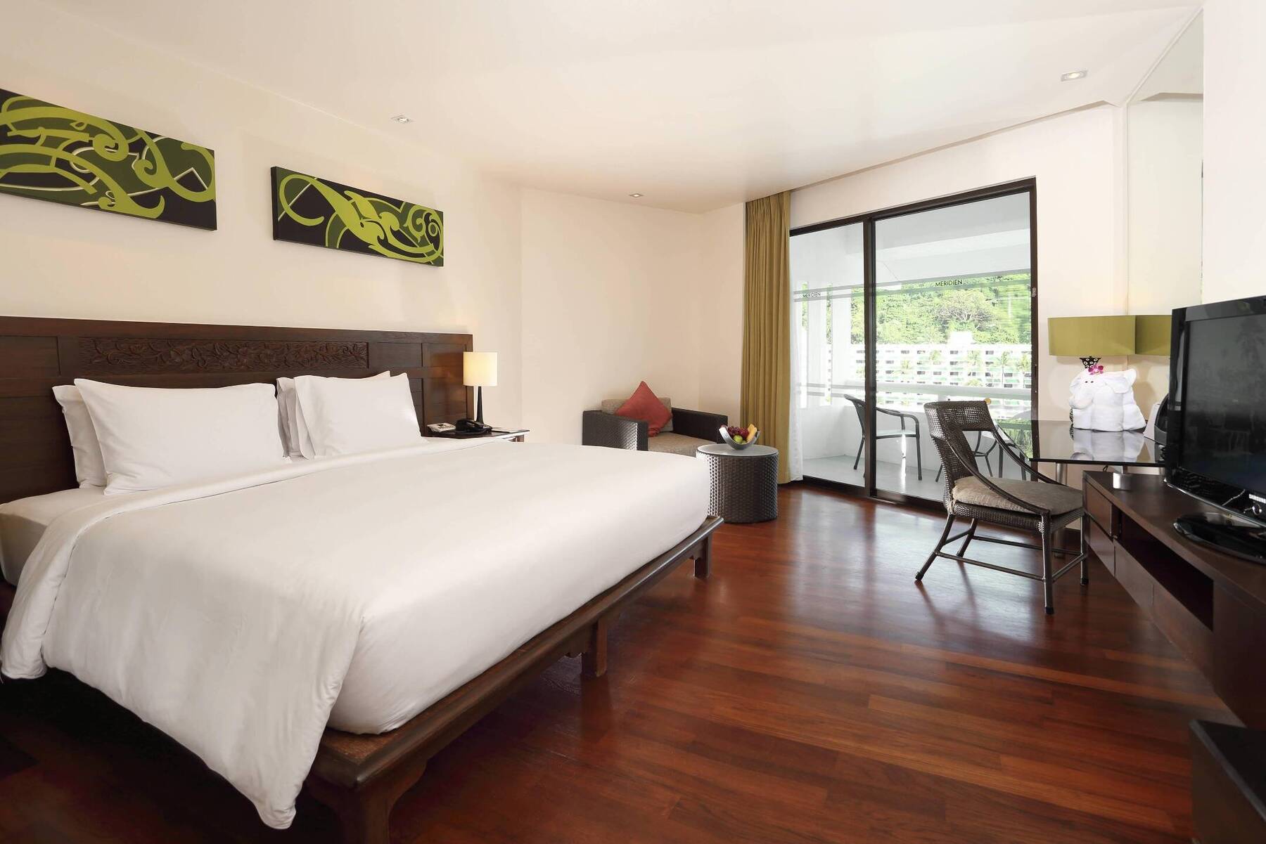 GUEST ROOM KING, POOL VIEW