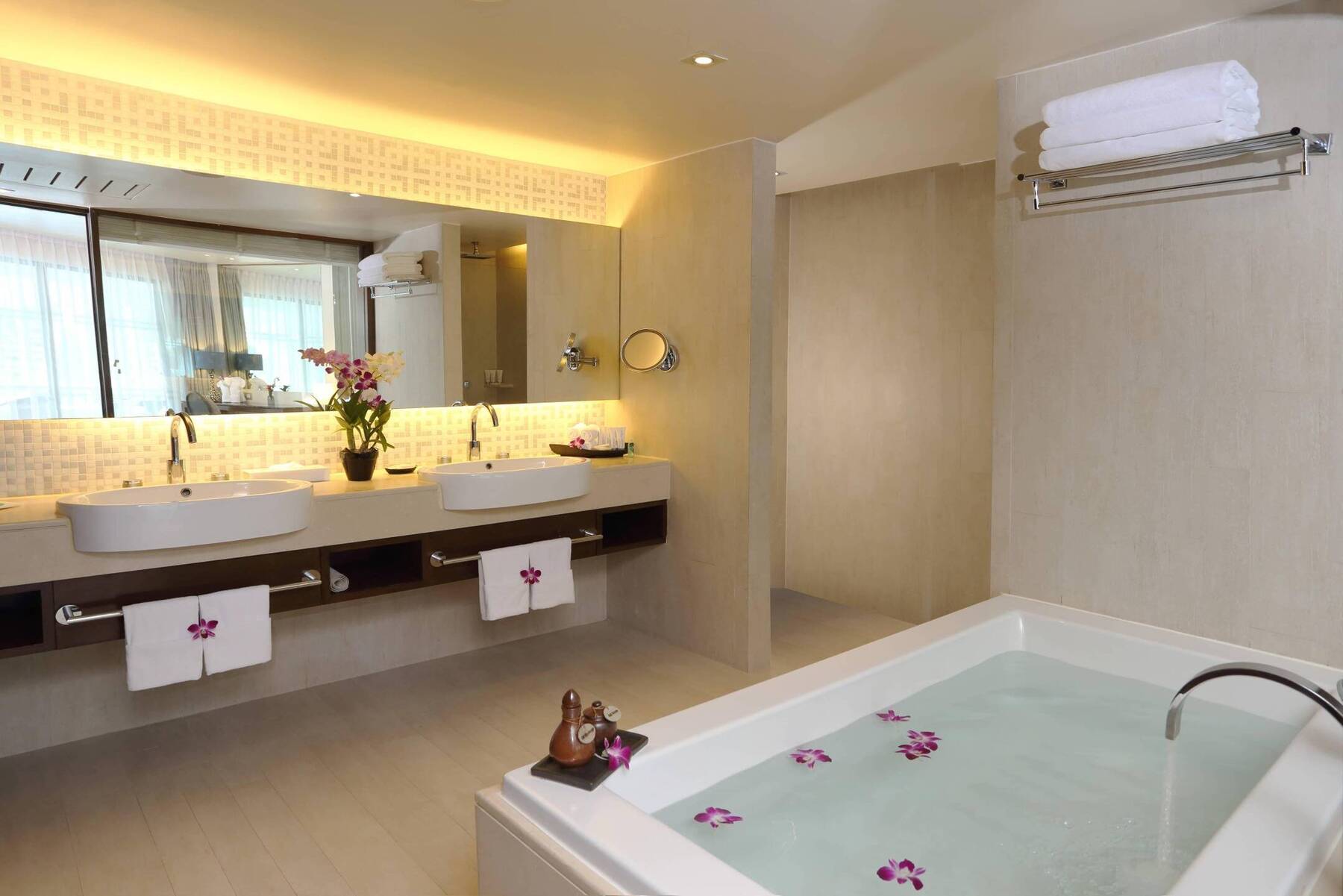 ONE BEDROOM KING SUITE, OCEAN VIEW TERRACE