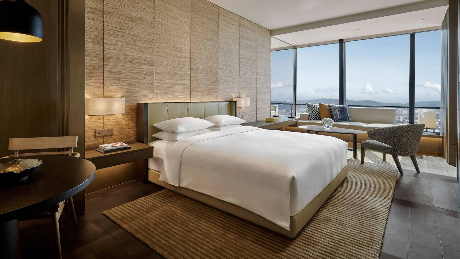 ONE KING BED