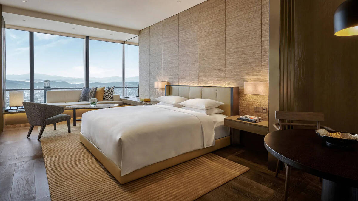ONE KING BED, TOWER VIEW