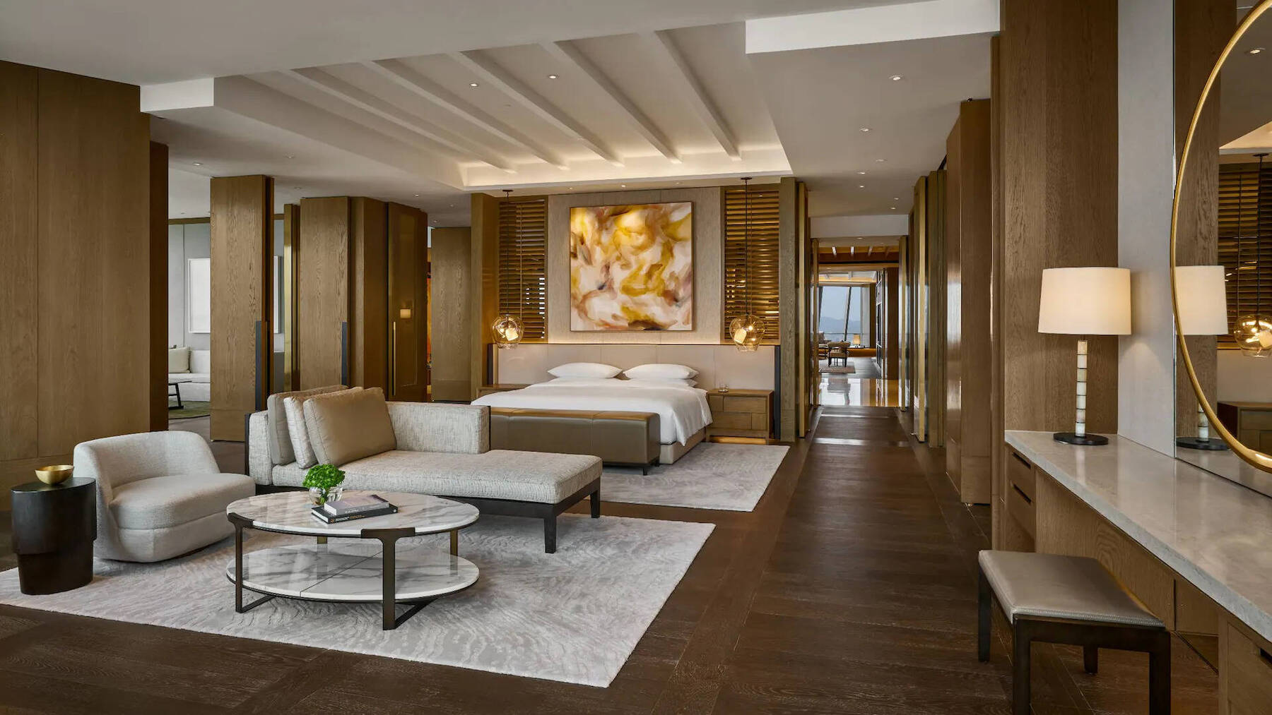 PRESIDENTIAL SUITE, ONE KING BED