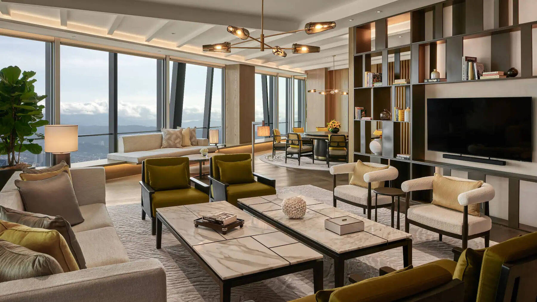PRESIDENTIAL SUITE, ONE KING BED