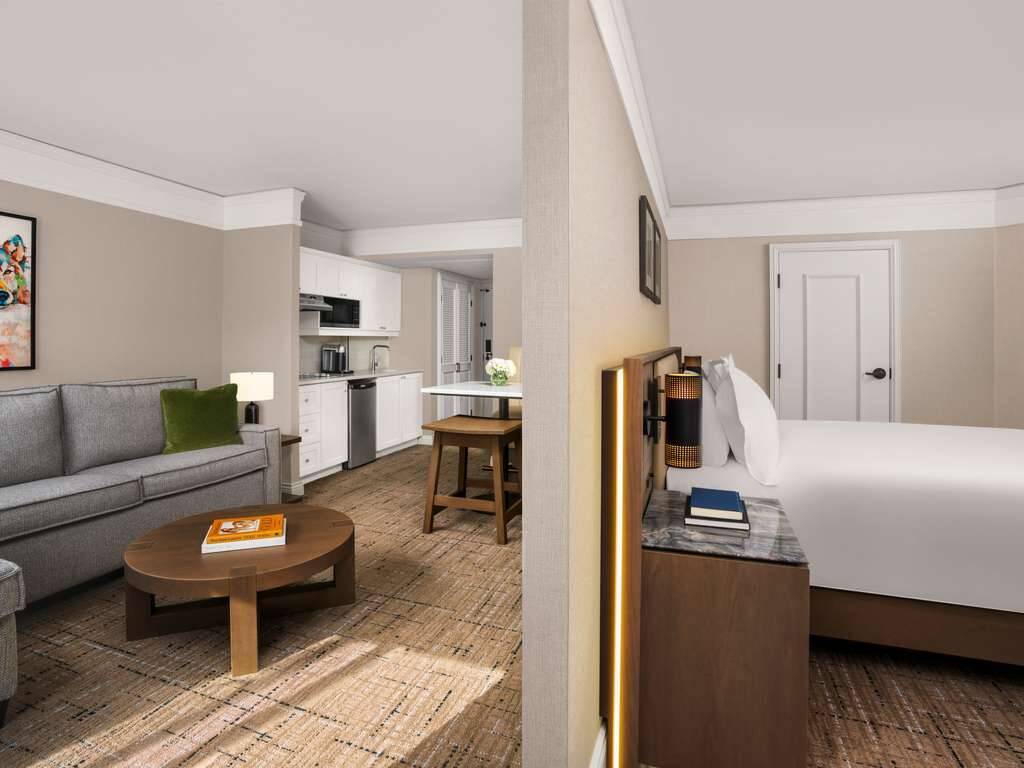Deluxe Junior Suite 