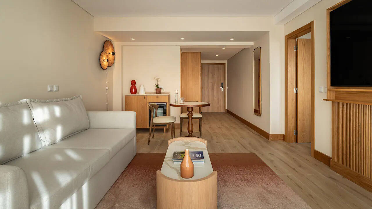 REGENCY SUITE