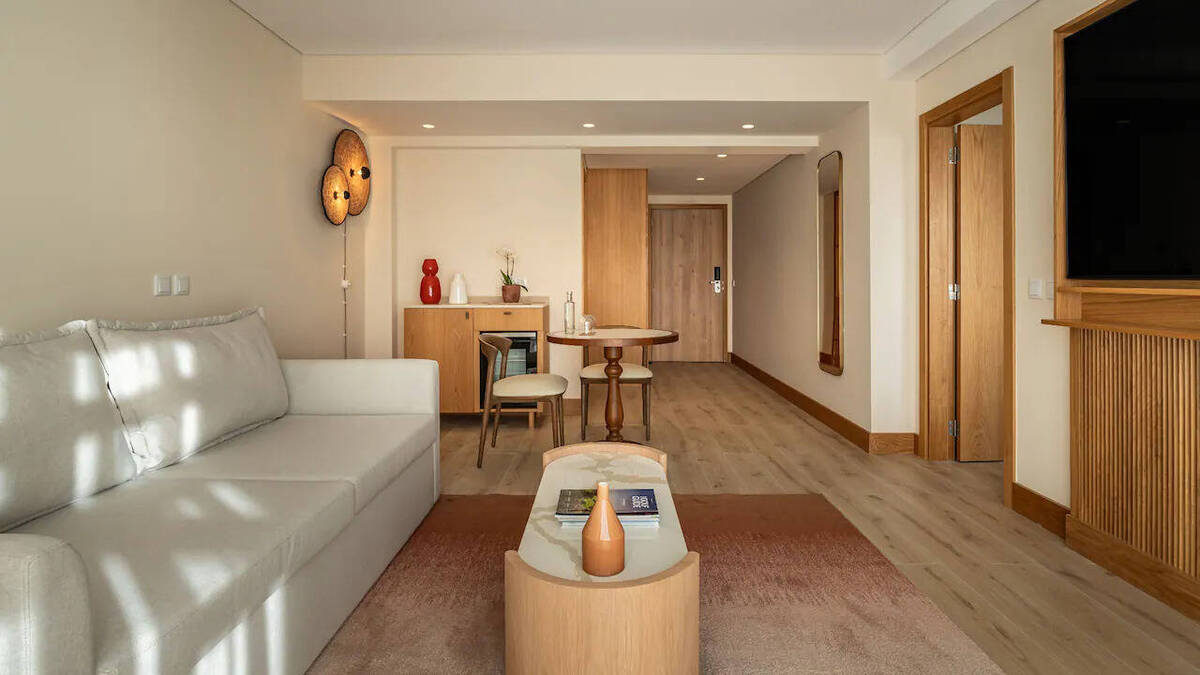 REGENCY SUITE