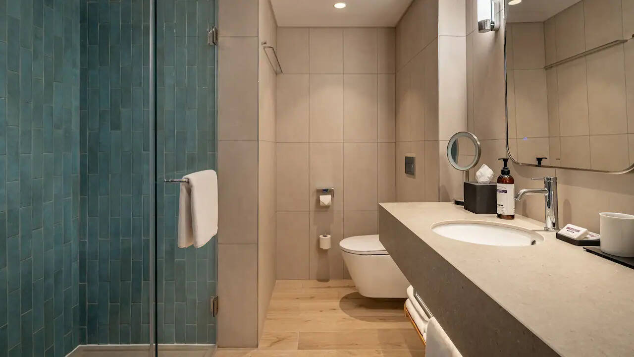REGENCY EXECUTIVE SUITE