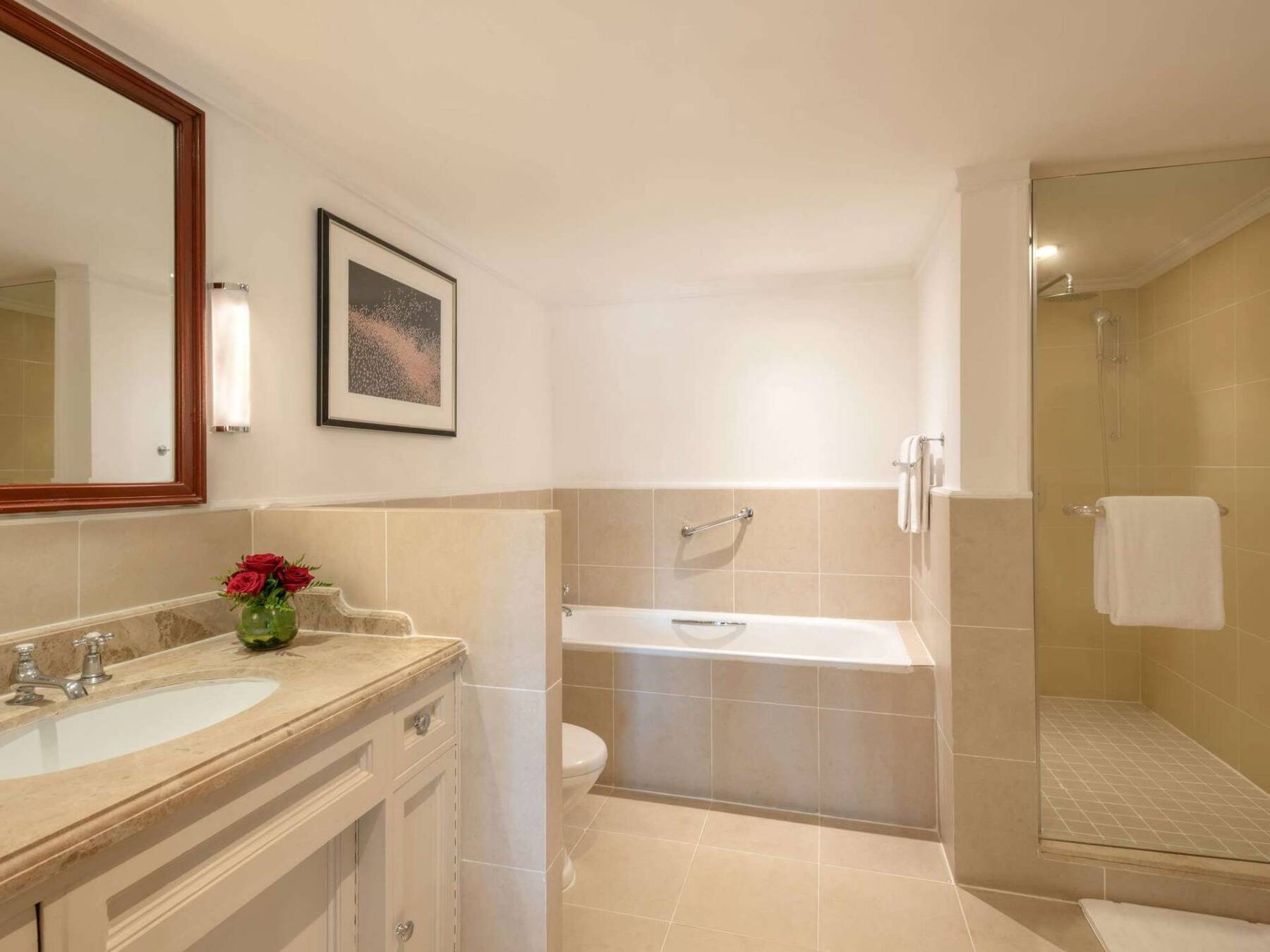 DELUXE ROOM WITH KING BED