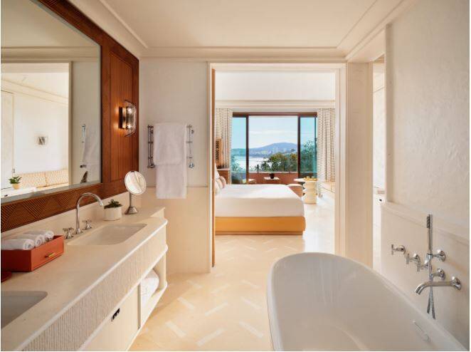 DELUXE SEA VIEW ROOM