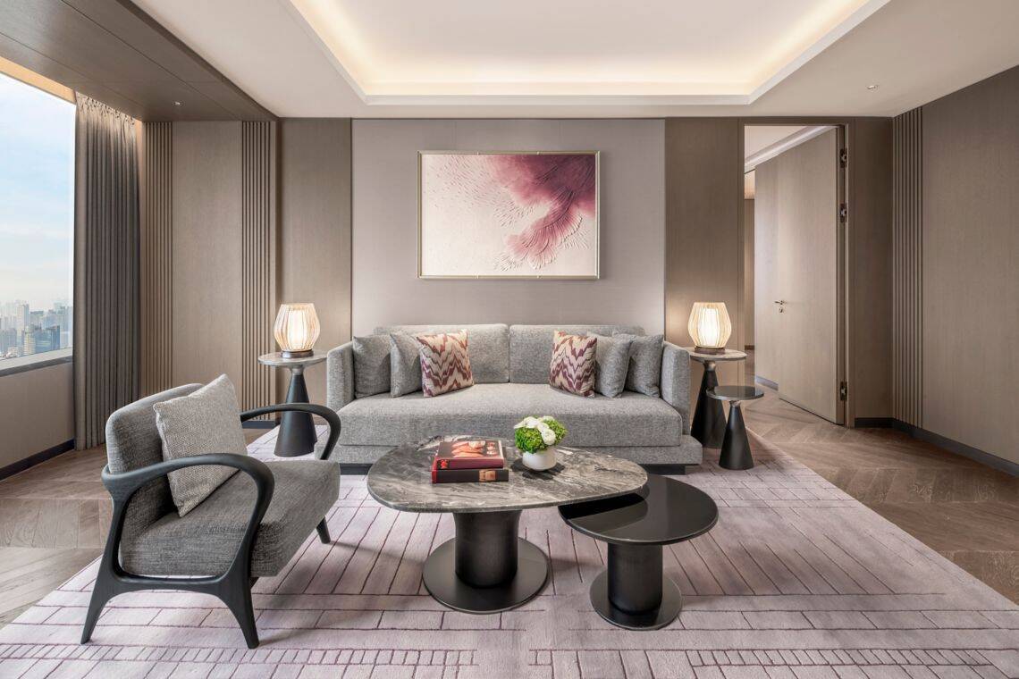 CARLTON ONE BEDROOM SUITE, YANGTZE RIVER VIEW