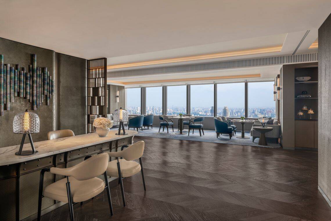 CLUB PRESIDENTIAL KING SUITE, YANGTZE RIVER VIEW