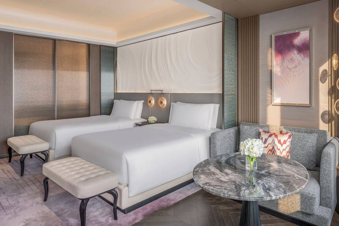 CLUB PREMIER TWIN ROOM, YANGTZE RIVER VIEW