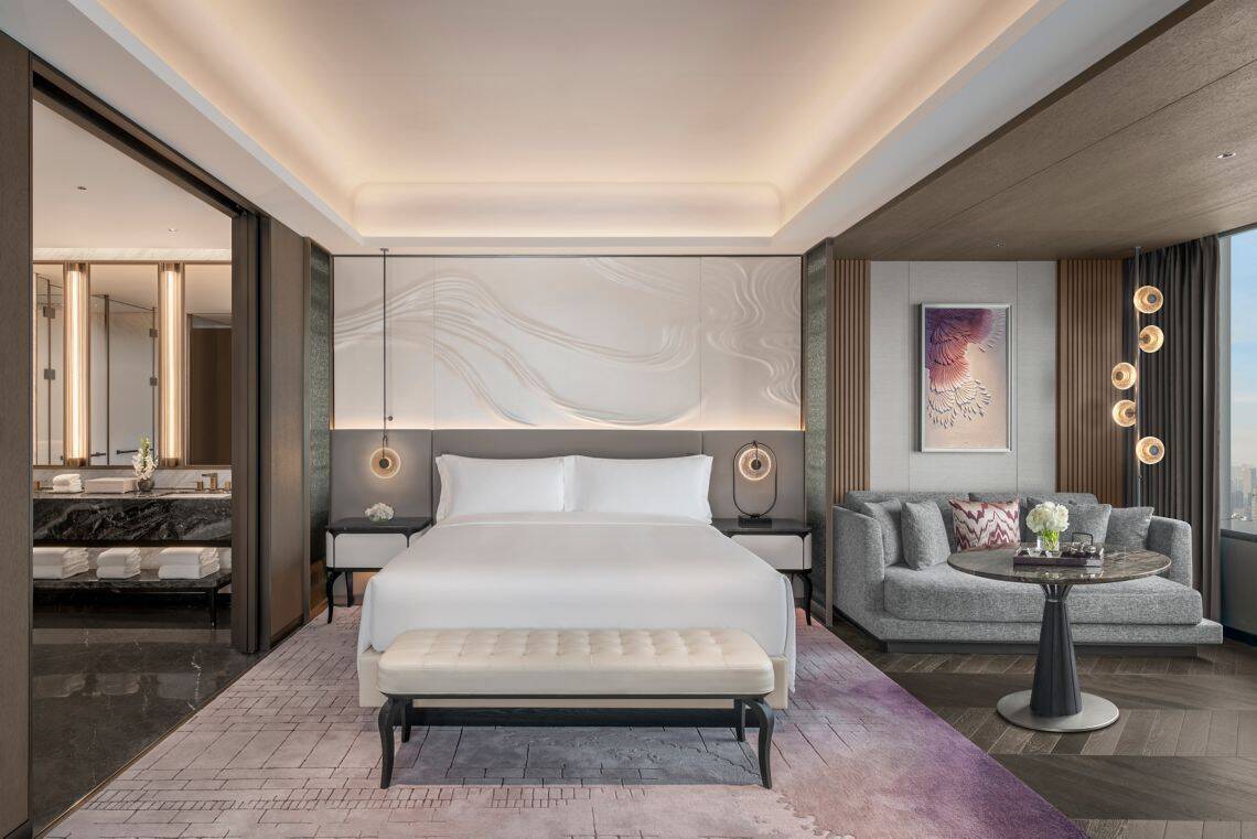 CLUB PANORAMIC KING ROOM, YANGTZE RIVER VIEW