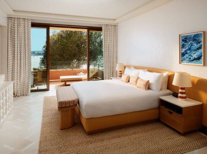 PREMIER SEA VIEW SUITE WITH ROOF TOP POOL