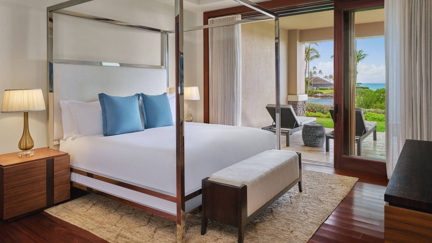 SIGNATURE OCEANFRONT FOUR BEDROOM RESIDENCE