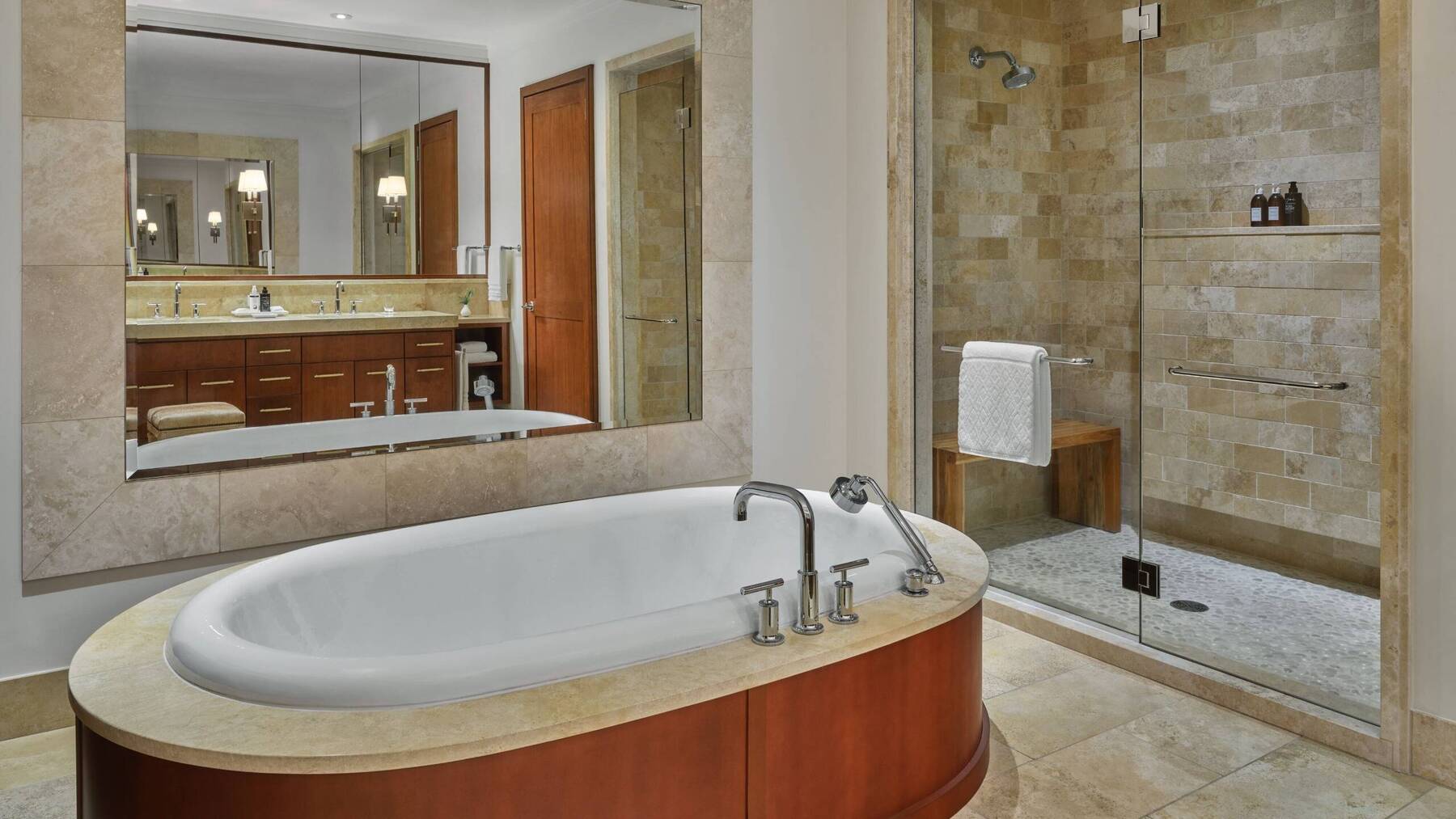 SIGNATURE OCEANFRONT FOUR BEDROOM RESIDENCE