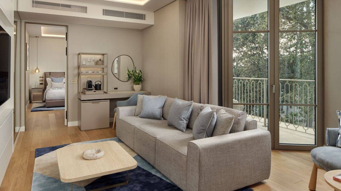 JUNIOR SUITE KING BALCONY