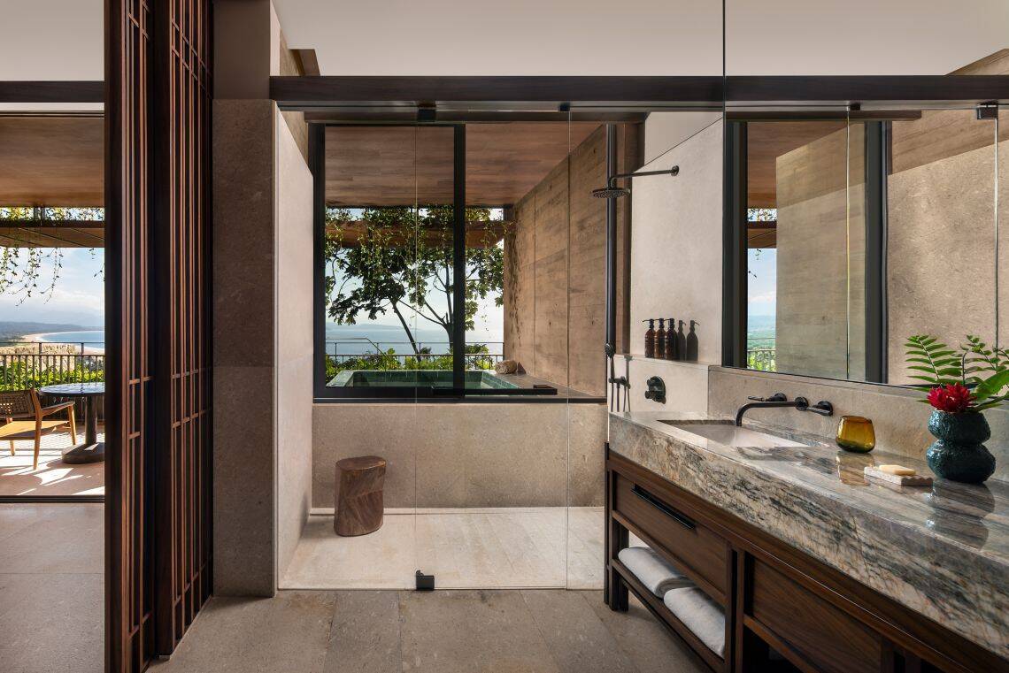PANORAMIC OCEAN VIEW FOUR BEDROOM RESIDENCE, MID FLOOR, TERRACE AND PLUNGE POOL