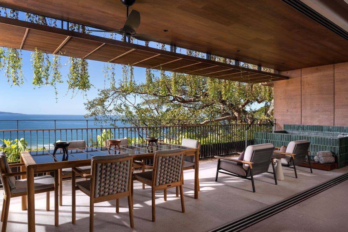 PANORAMIC OCEAN VIEW FOUR BEDROOM RESIDENCE, MID FLOOR, TERRACE AND PLUNGE POOL