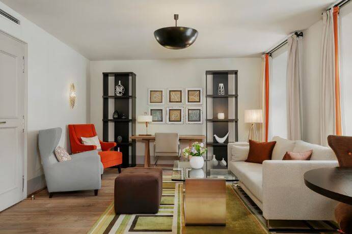 DELUXE SUITE CASTE VIEW
