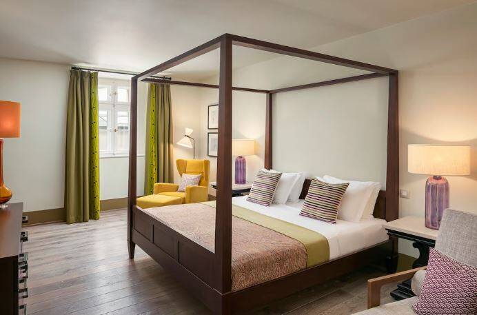 EXECUTIVE SUITE
