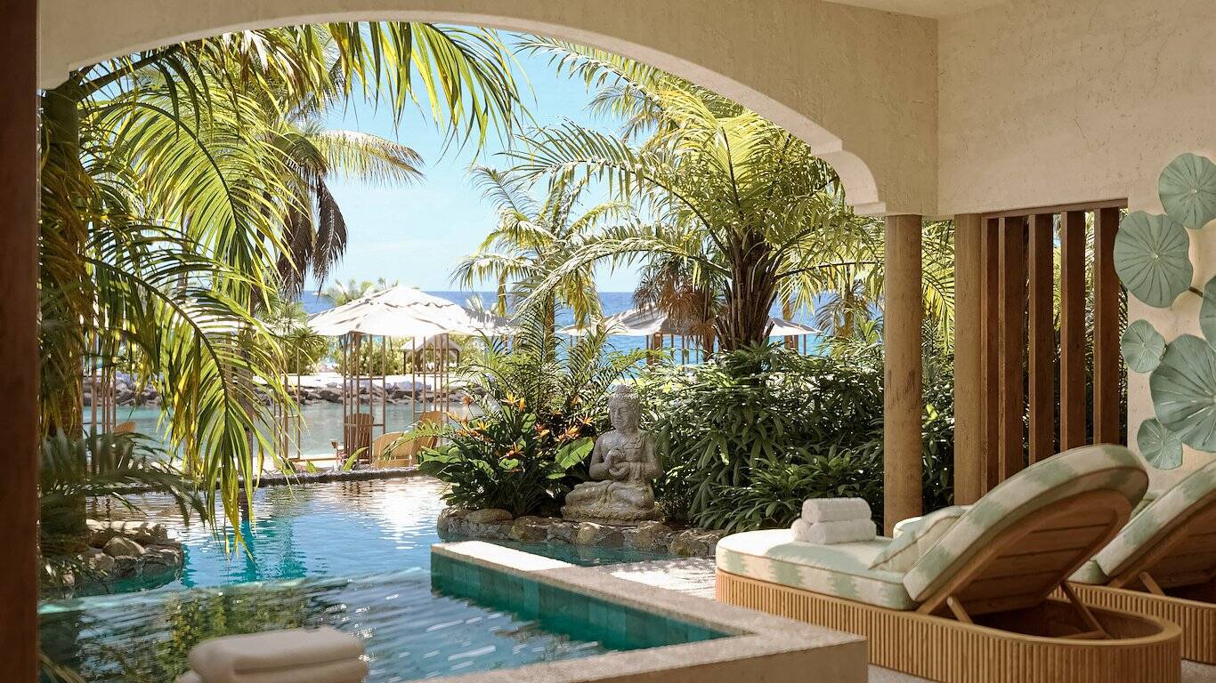 Oceanfront Pool Suite