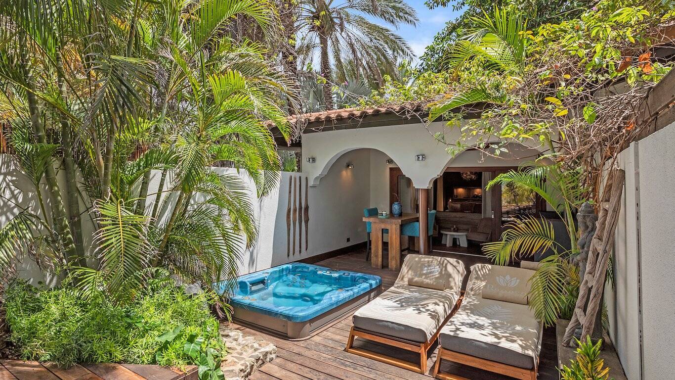 Honeymoon Suite