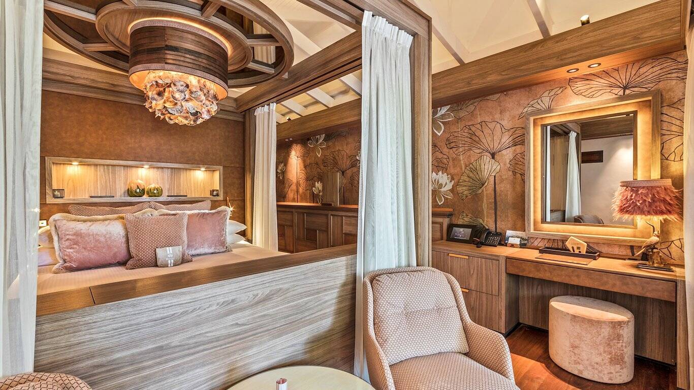 Honeymoon Suite